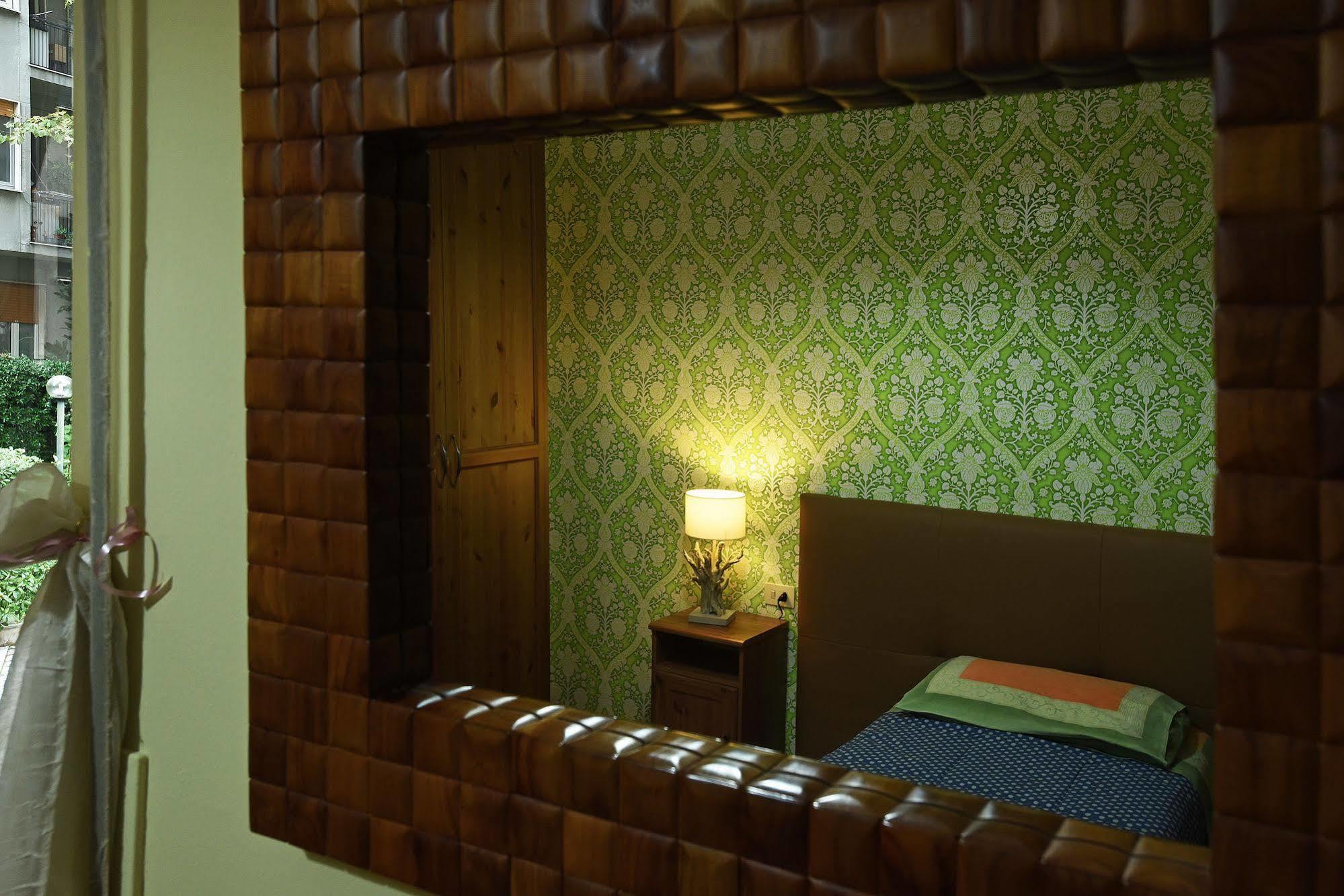 B&B サンタゴスティーノ ミラノ エクステリア 写真